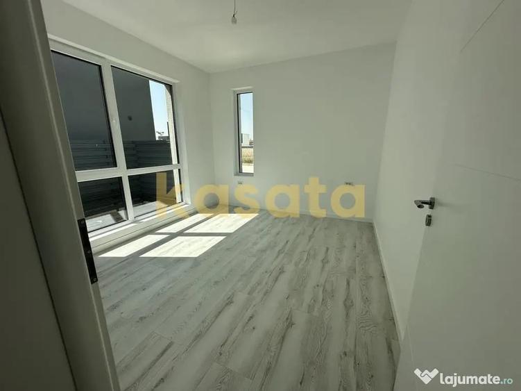 Casă cu 4 camere cu Teren 400 Mp în Domnești