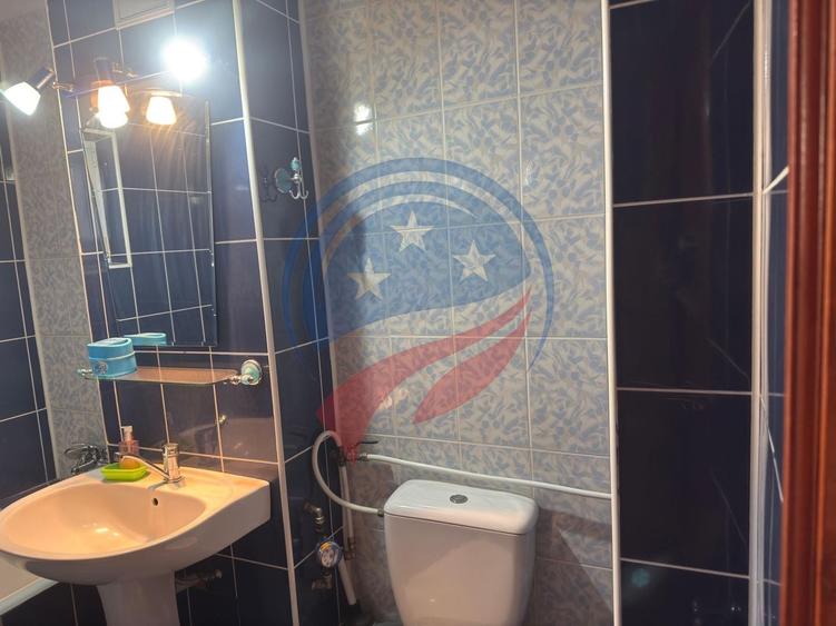 Apartament cu 2 camere semidecomandat în 1 Mai