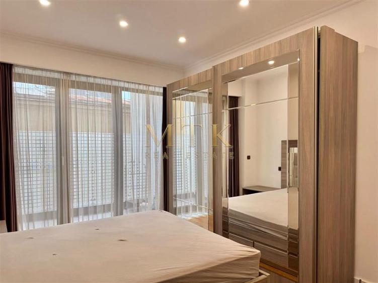 Apartament cu 3 camere decomandat, mobilat în Arcul de Triumf
