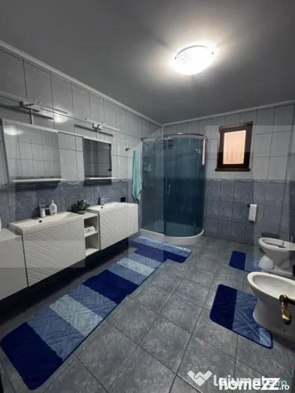 Casă cu 5 camere cu Teren 988 Mp în Central