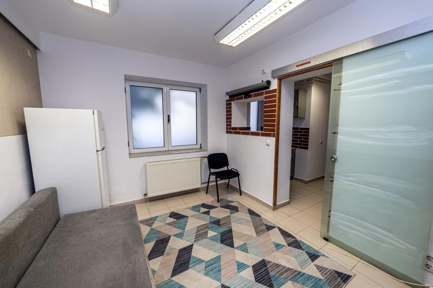 Apartament cu 2 camere decomandat, mobilat în Parcul Carol