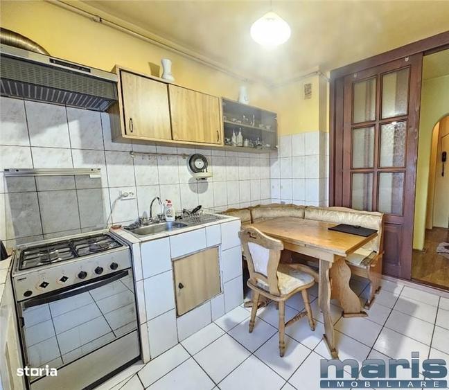 Apartament cu 3 camere decomandat, mobilat în Tudor