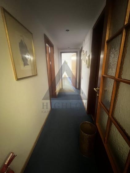Apartament cu 4 camere semidecomandat în Aviatorilor