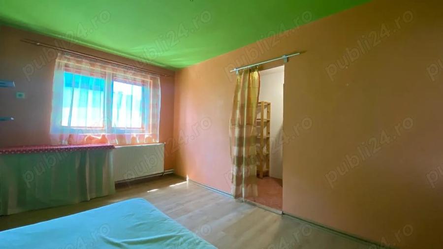 Casă cu 6 camere cu Teren 231 Mp în Central