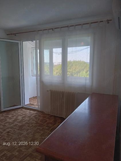 Apartament cu 2 camere decomandat în Titan