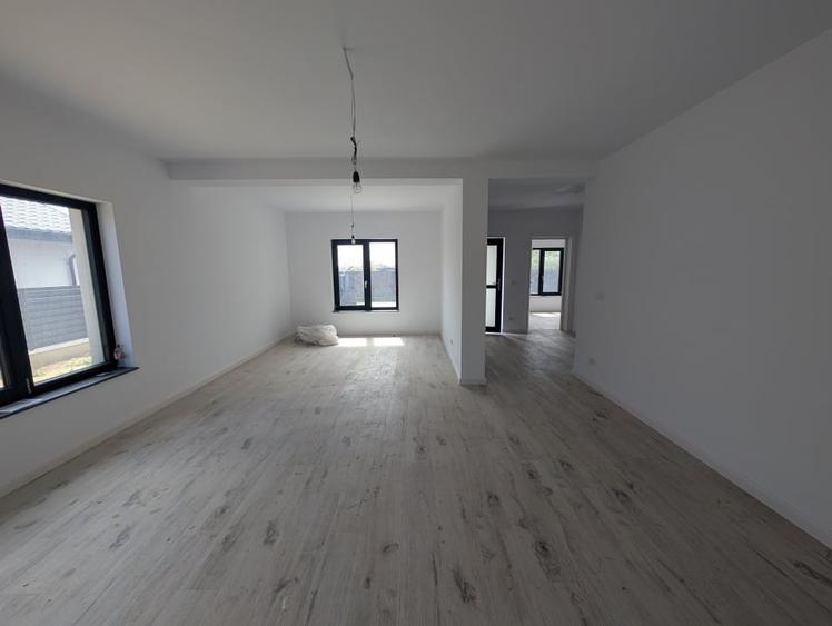 Casă individuală cu 4 camere cu Teren 486 Mp în Nord