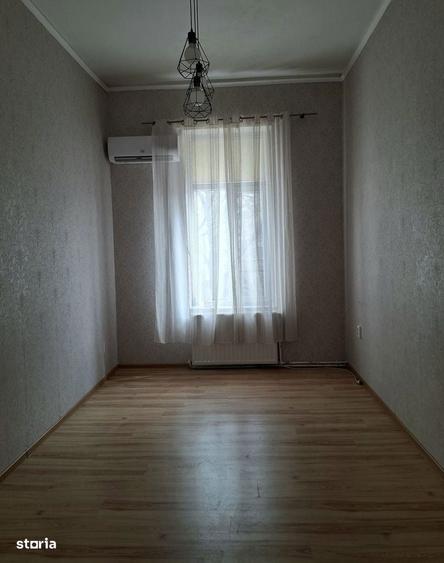 (Costuri utilitati incluse) - Spatiu central, ideal pentru birou - 4