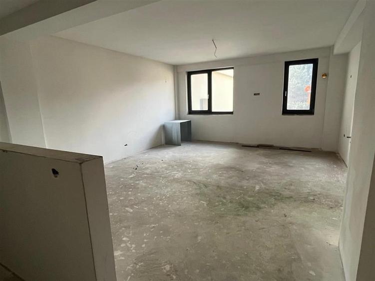 Apartament cu 3 camere, ultracentral, NOU, parter - 5
