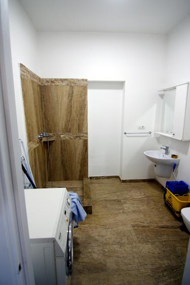 Proprietate renovata, ideala Apart-Hotel, Clinica, Birouri, curte generoasa. - 9