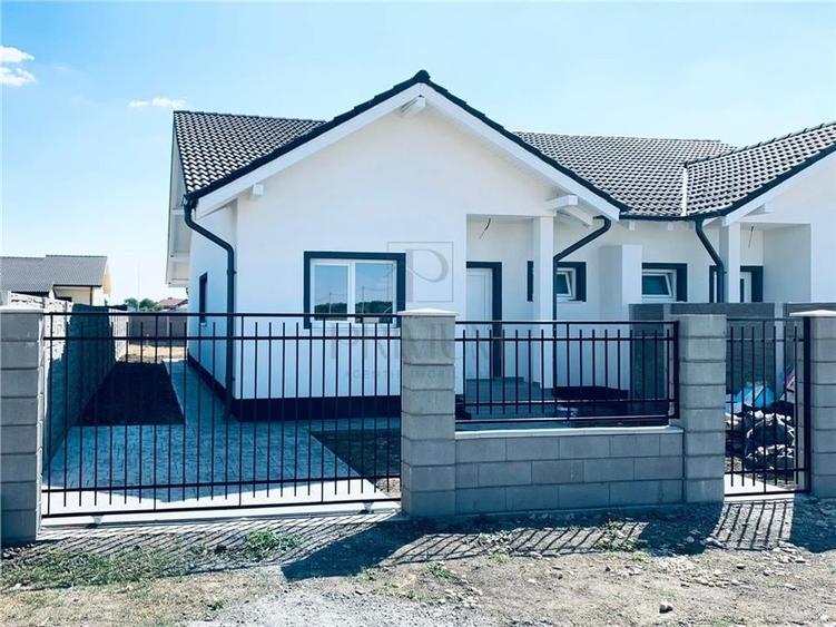 Duplex mansardabil - personalizare interioara - canalizare - drum pavat - 3