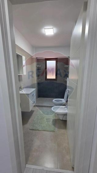 Apartament cu 2 camere de vanzare si curte privata de 187 m.p. - 3