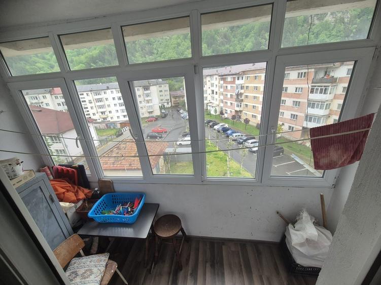 Apartament 2 camere de vanzare Brezoi, zona Spitalului Orasenesc - 4