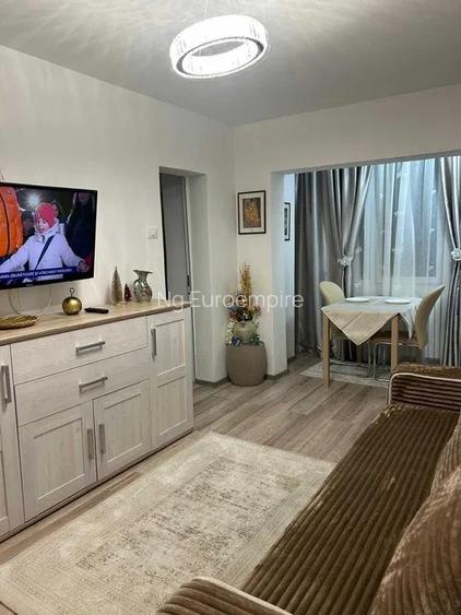 Garsoniera decomandata zona Trocadero Constanta