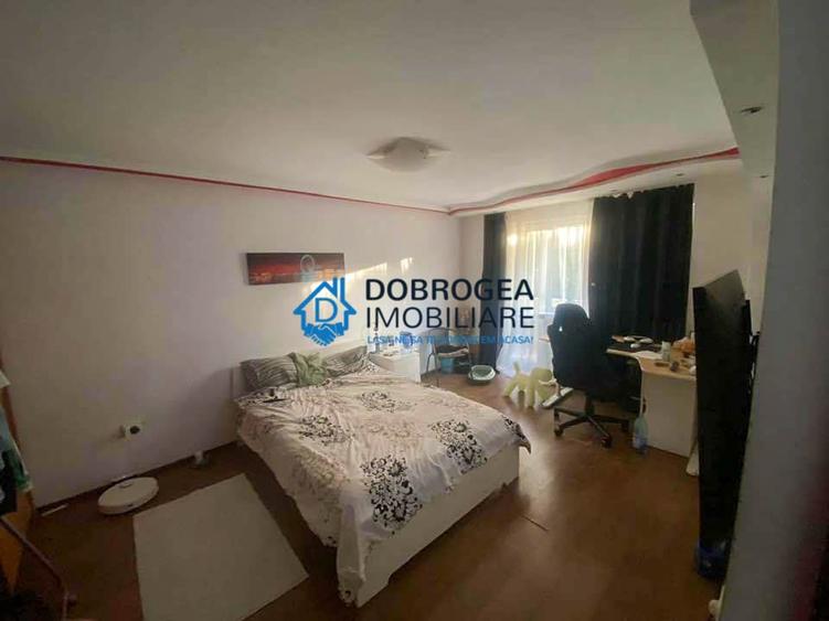 Strada Pacii- 3 camere, et 2 - 1