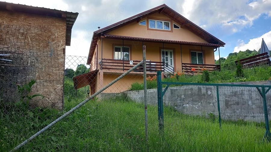 Casă cu 1 camere cu Teren 687 Mp în Vest