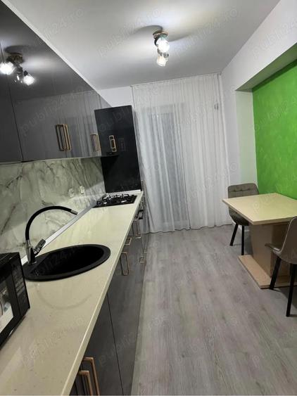 Inchiriez apartament 3 camere bloc nou - 2