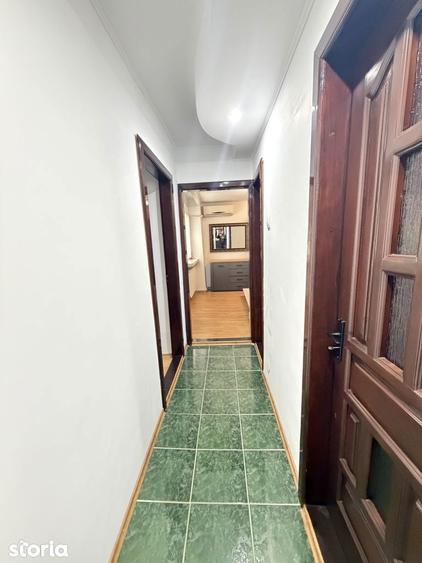 Chirie apartament 3 camere Mioveni, Centru, Et3, 2 balcaone,Bld. Dacia - 1