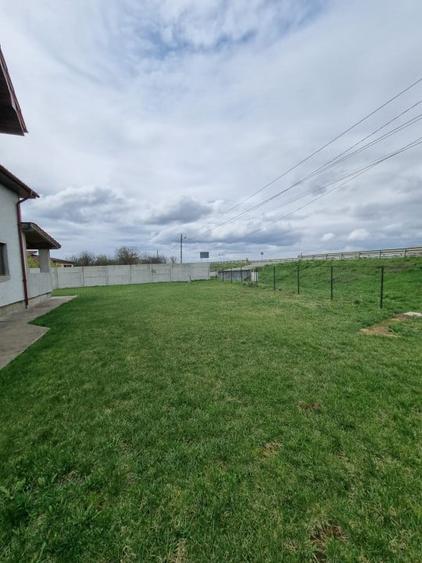 Casa de vanzare spre Vetis, drum principal - 3