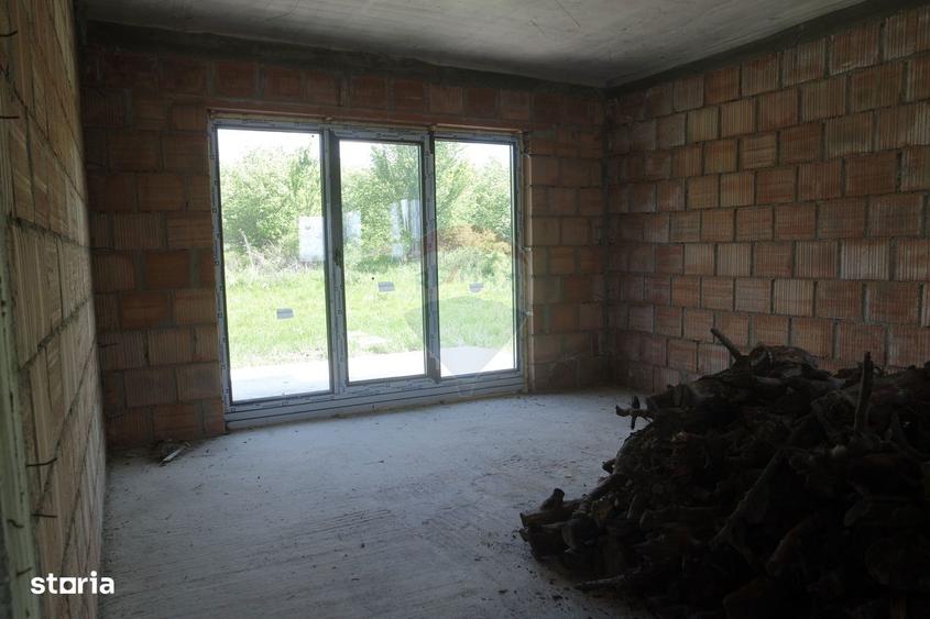 CASA CUPLATA DE VANZARE la rosu sau la semifinisat in Tau?ii Magherau? - 5