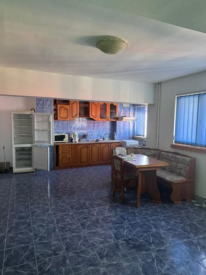 De vânzare – Apartament 3 camere- Câmpulung - 1