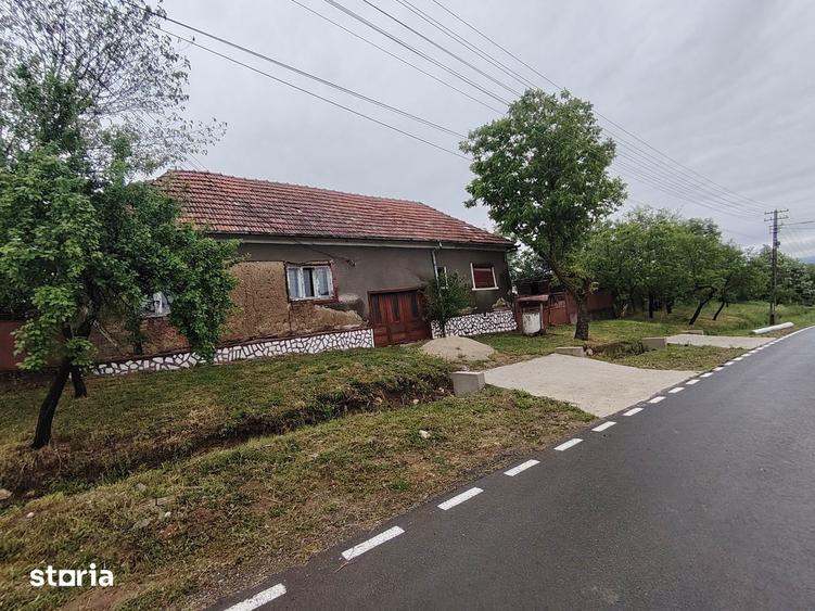 Casa de vanzare cu 3 camere in localitatea Cuied cu 2805 mp - 3