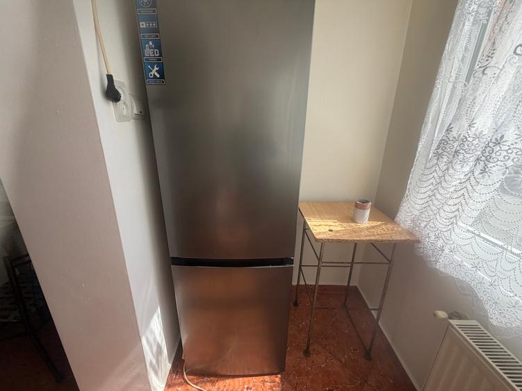 Inchiriez apartament 4 camere Soarelui 400 euro - 4