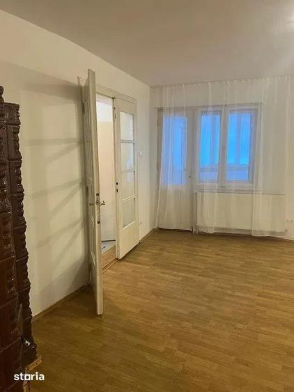 Casă cu 4 camere cu Teren 100 Mp în Schei