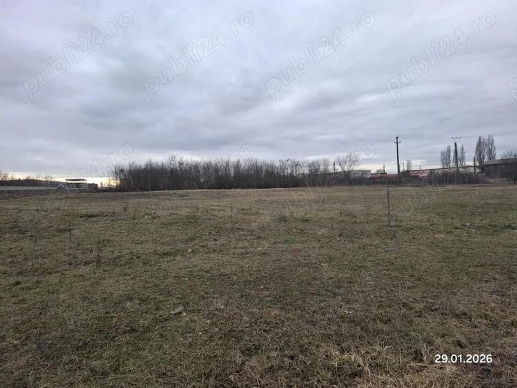 Inchiriez teren intravilan. 5000 mp.Langa Dunca Expeditii - 1