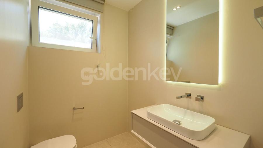 Apartament superb cu gradina | 2 garaje - 7