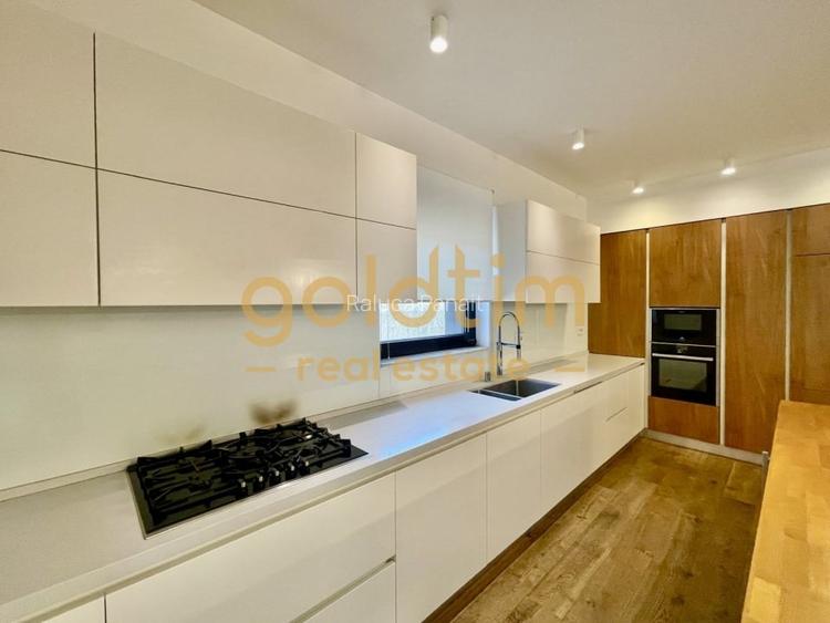 VILA INDIVIDUALA/ SCOALA AMERICANA/GARAJ