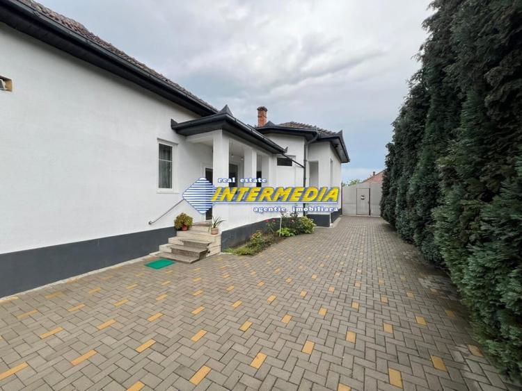 Casa Renovata 4 camere cu Teren intravilan 1650 mp CENTRU Ultracentral Alba Mall - 6