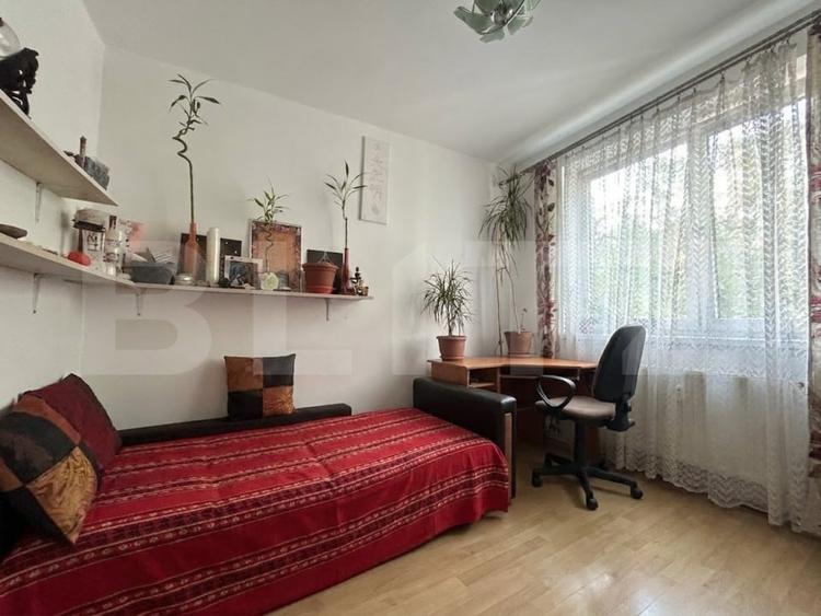 Apartament cu 2 camere semidecomandat, mobilat în Sud