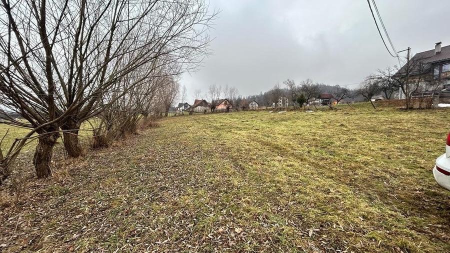 Teren Moieciu cu vedere catre Paitra Craiului - 3