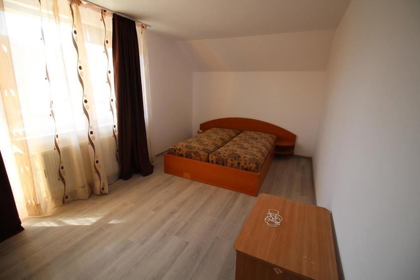 INCHIRIEZ apartament 4 camere , renovat,zona Strand - 5