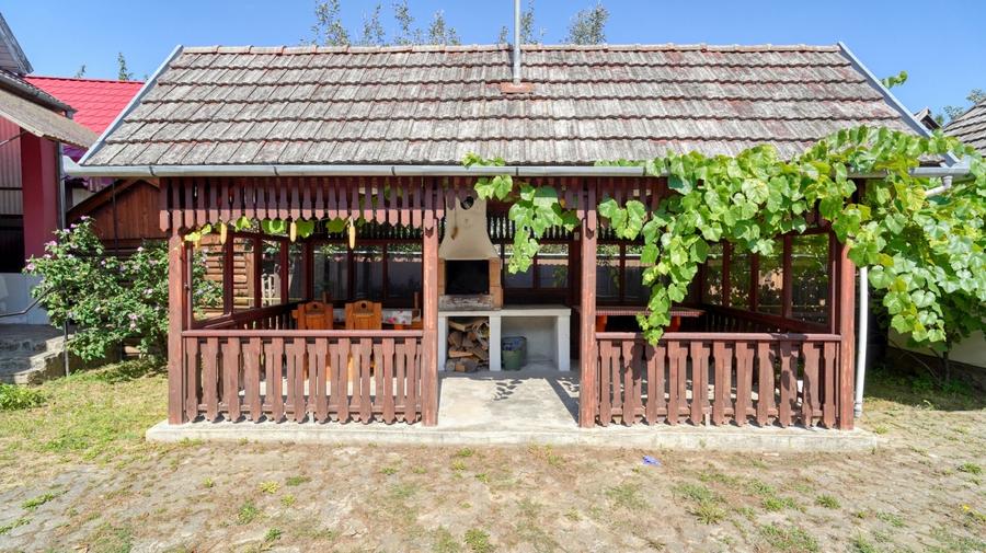 Covasna, casa cu structura deosebita, curte generoasa, dependinte foarte utile! - 11