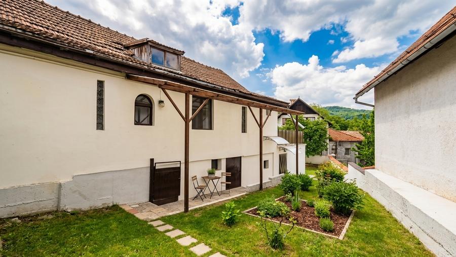 Casa singur in curte - zona Centrul Istoric - peisaj panoramic - 1