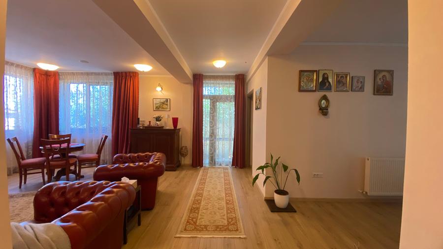 Se vinde URGENT Vila 6 camere Otopeni zona 23 August - 27