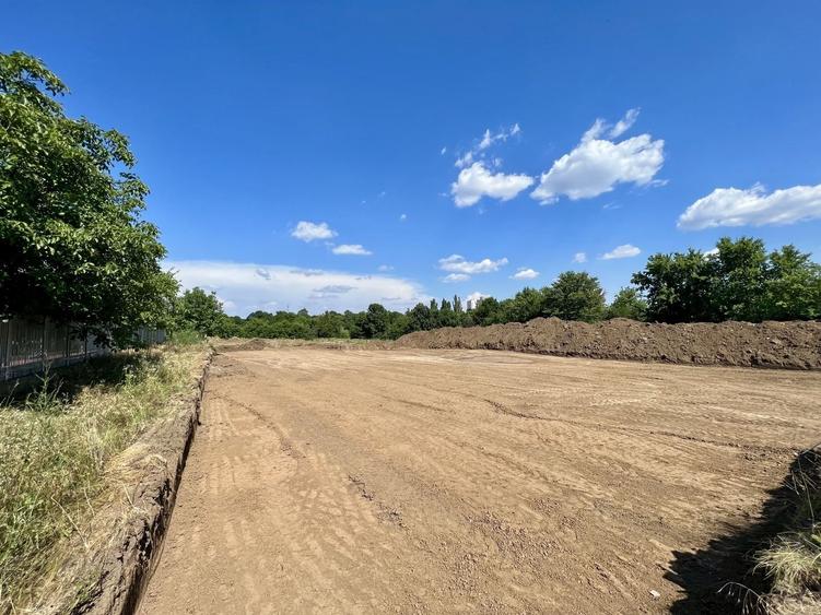 Teren 6000 mp pozitie deosebita lacul Baneasa adancime 140 m - 9