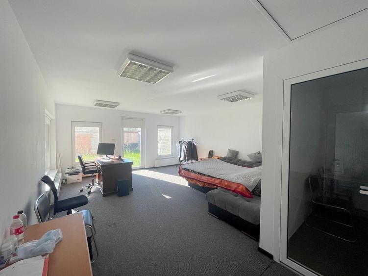 Spațiu de birouri / clinică de vanzare - 11