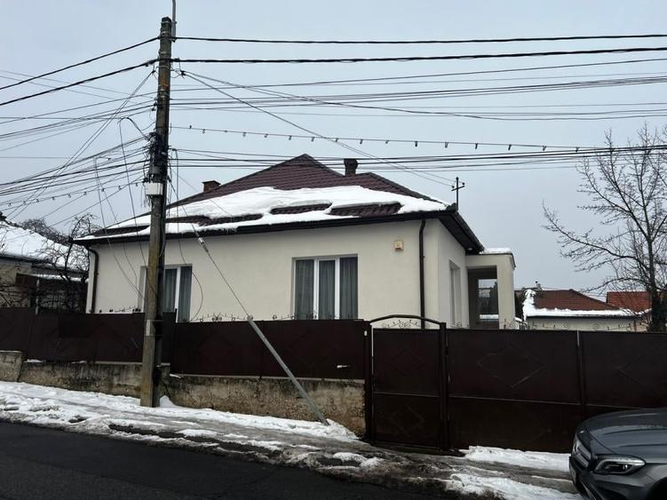 Casa de vanzare in cartierul Andrei Muresanu - 1