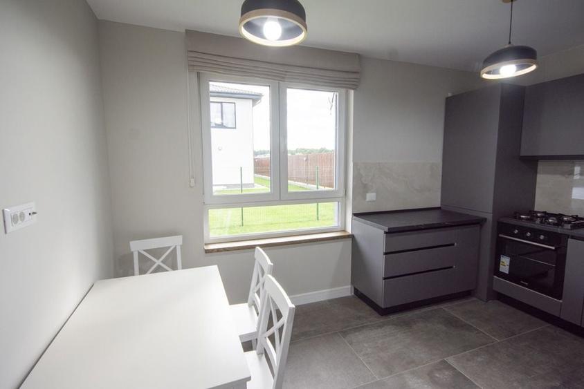 Vila individuala in complex,mobilata,  incalzire in pardoseala , teren 400 mp - 8