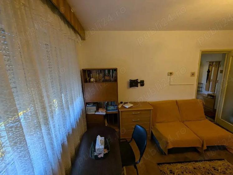 Ap 2 camere pe Al.Patriei - 18