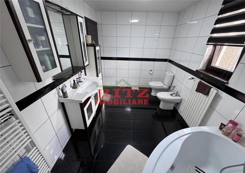 Vila garaj, zona Palatul de Justitie! - 17