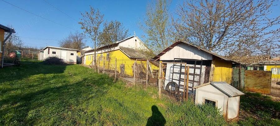 Vand casa 5 camere si teren 1,5 hectare - 2