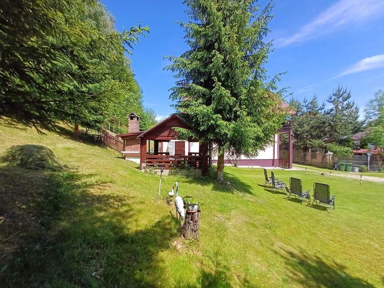 1 Casa de Locuit + 1 Pensiune Functionala + 1 Pensiune la Rosu | Bran | 2700 m - 7