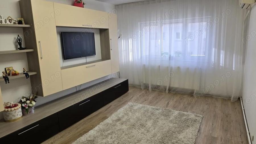 Vand apartament 2 camere decomandat in Deva, zona Zamfirescu, suprafata utila 52 mp + - 10