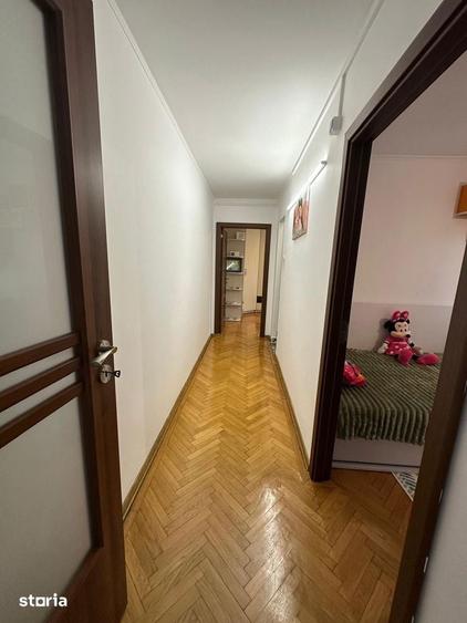 Apartament cu 3 camere semidecomandat în Militari