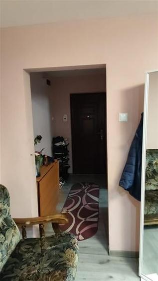 Apartament 2 camere, etaj 2, mobilat, zona Ura - 9