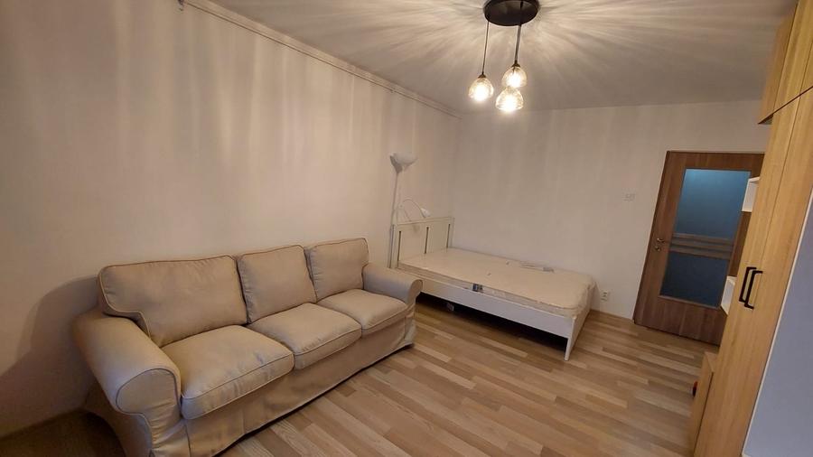 Metrou Iancului 2 min -Garsonieră Renovată 40 mp- Pat+Canapea - 1