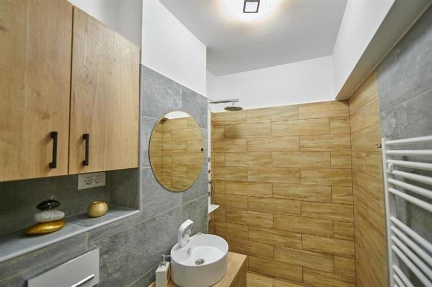 Garsoniera cu Jacuzzi, Priveliste Superba si Randament Investitional de Pana la - 11